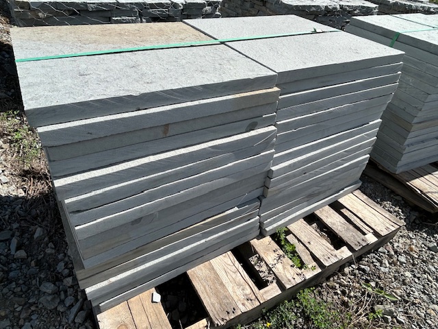 Lot 2: 3 pallets 24"x24"x1.5" Thermal Pattern 3